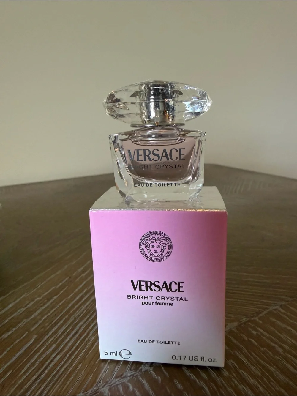 New 6 piece Versace, Dolce & Gabbana, Viktor Rolf, Nest, Ouai, bag Beauty Set